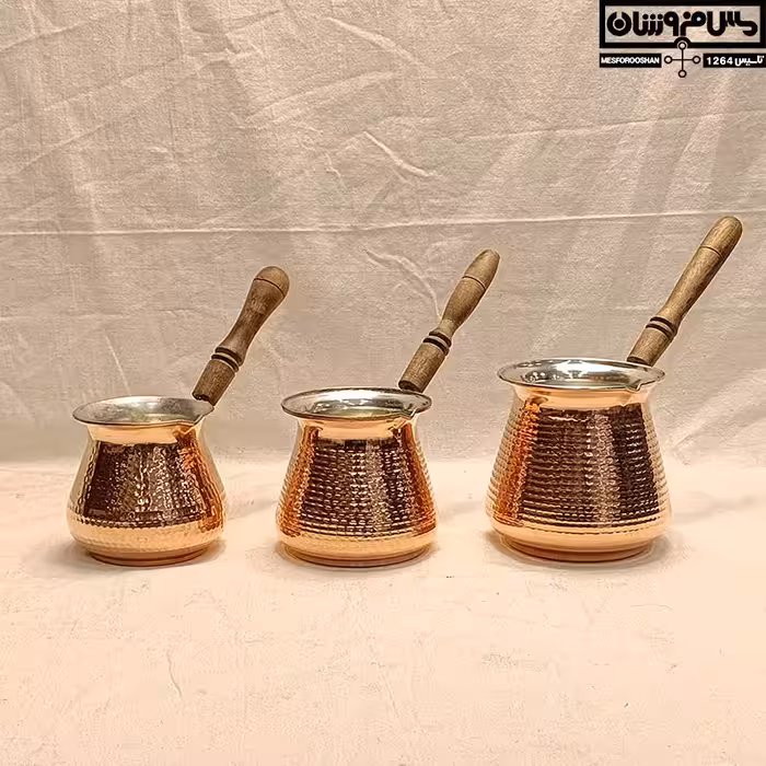قهوه جوش مسی شکمی چکشی دسته چوبی موکا