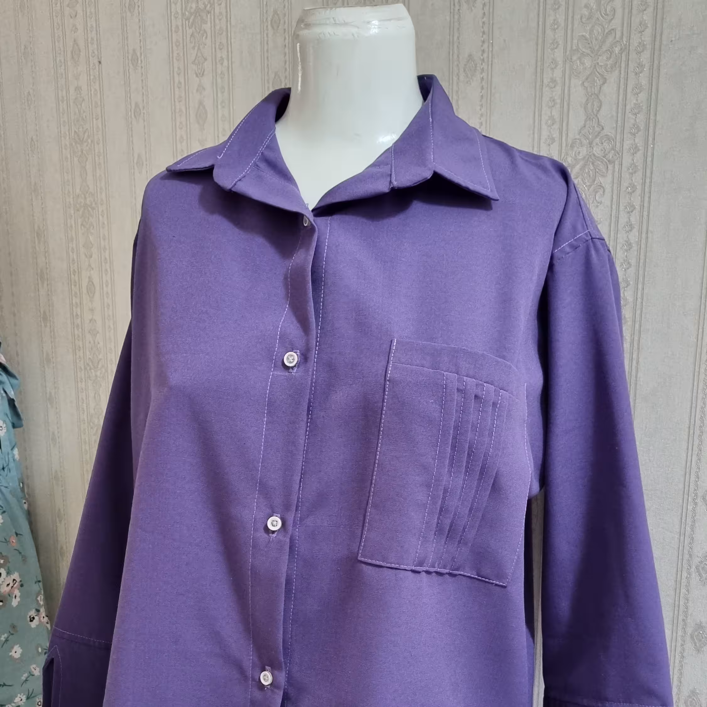 شومیز.لینن.در دو سایز .سایز 1...36تا42 سایز 2 44..46...قد جلو 75 پشت 80