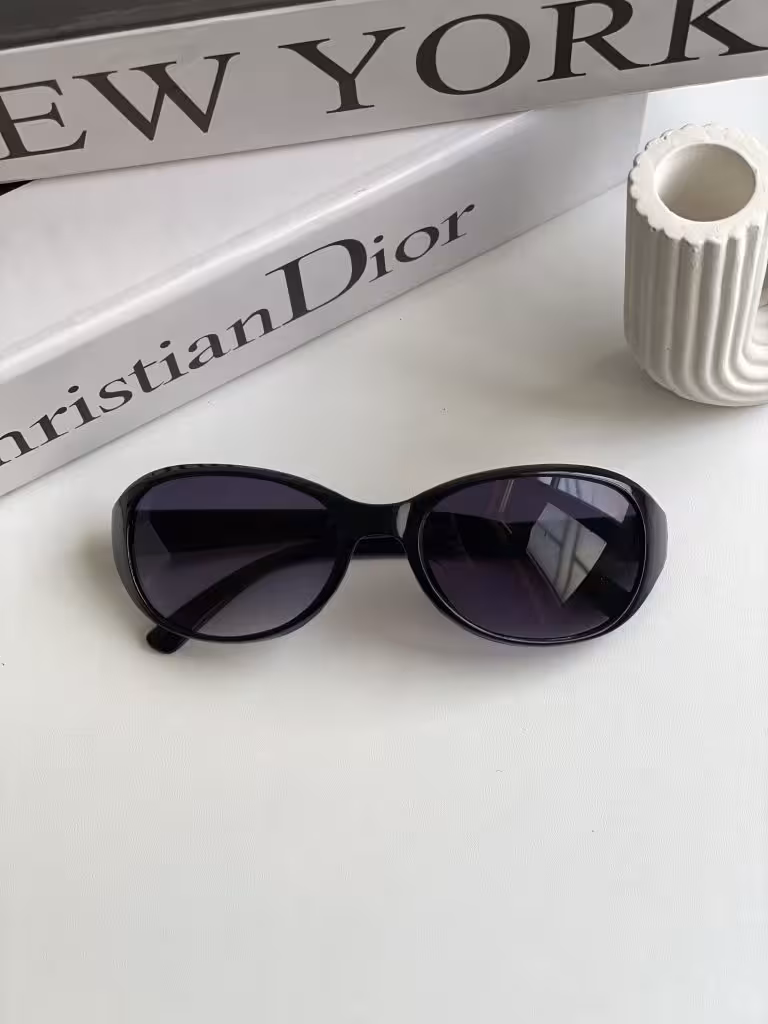 عينك آفتابي برند Prada زنانه بیس دار ترند يووي 400