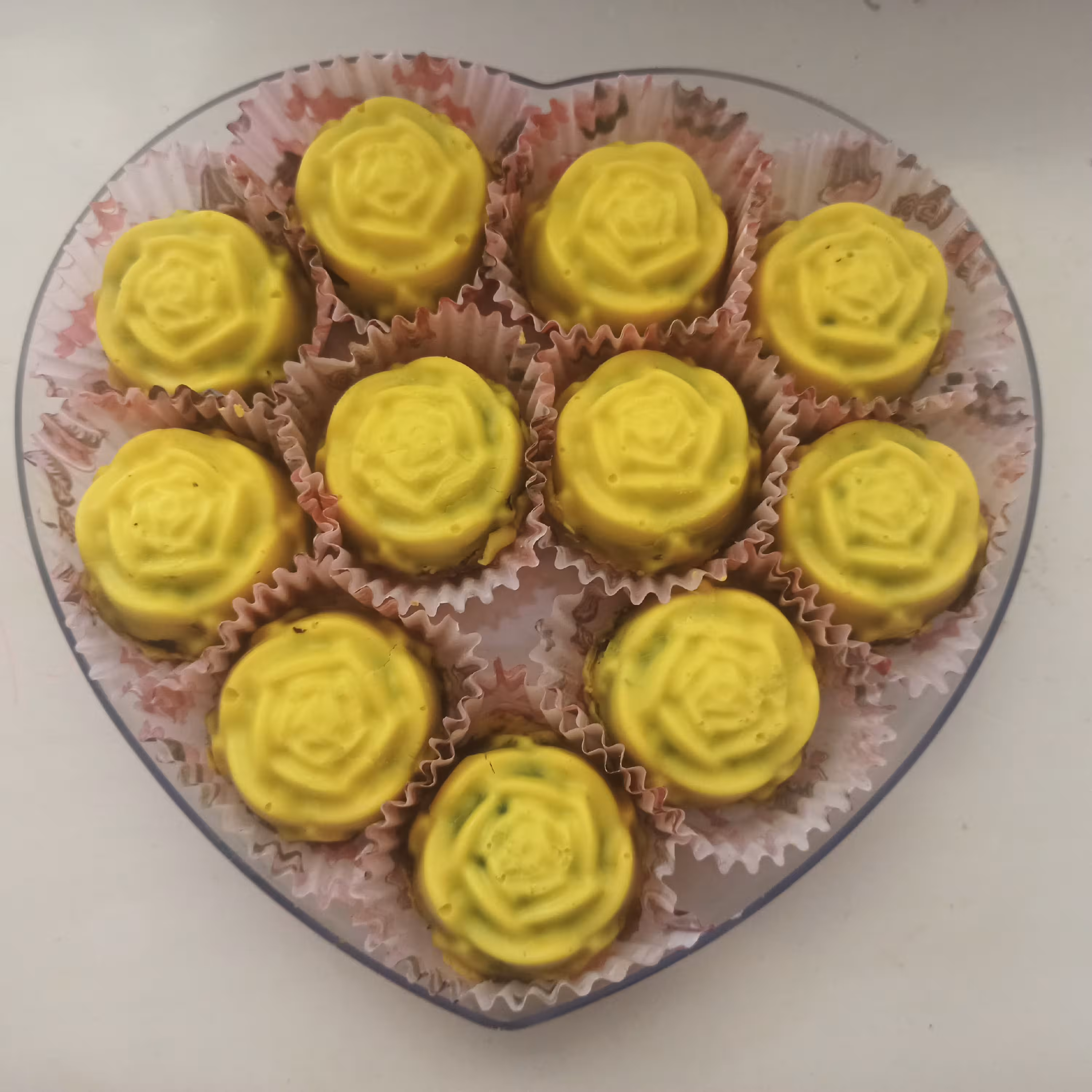 شکلات خرما مغزدار با طعم موز