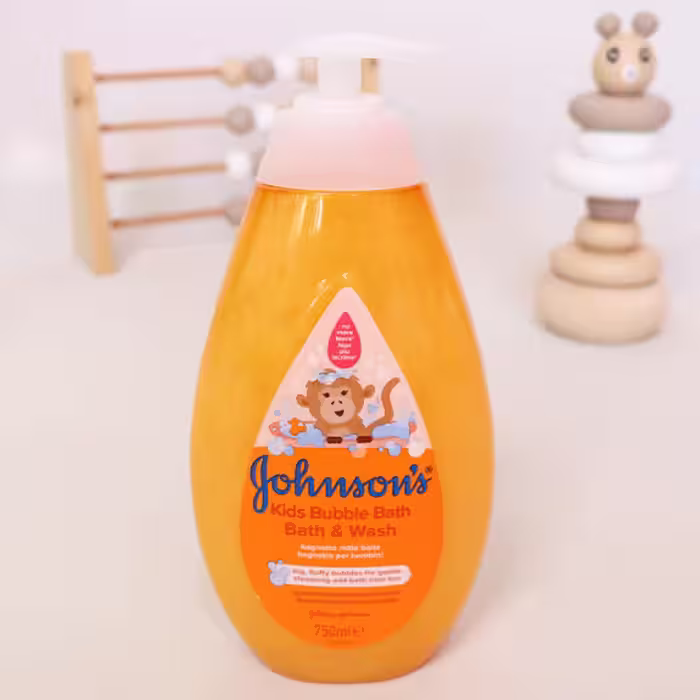 شامپو و مایع حباب‌ساز حمام کودک جانسون (Johnson’s Kids Bubble Bath & Wash)