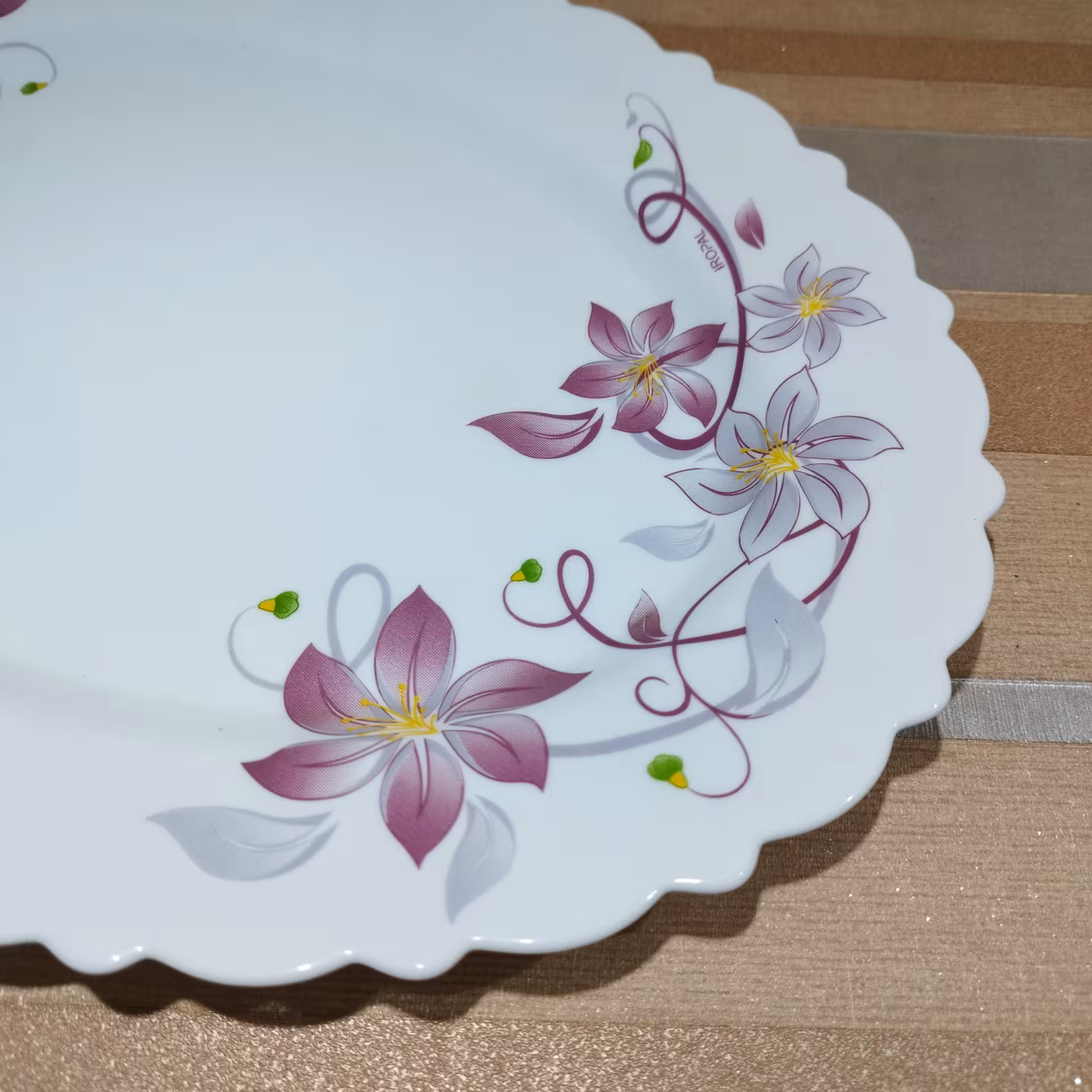 آیروپال متین بنفش سرویس 25 پارچه آرکوپال ایرانی ( سرویس 6 نفره) مناسب جهیزیه ارسال بصورت پس کرایه