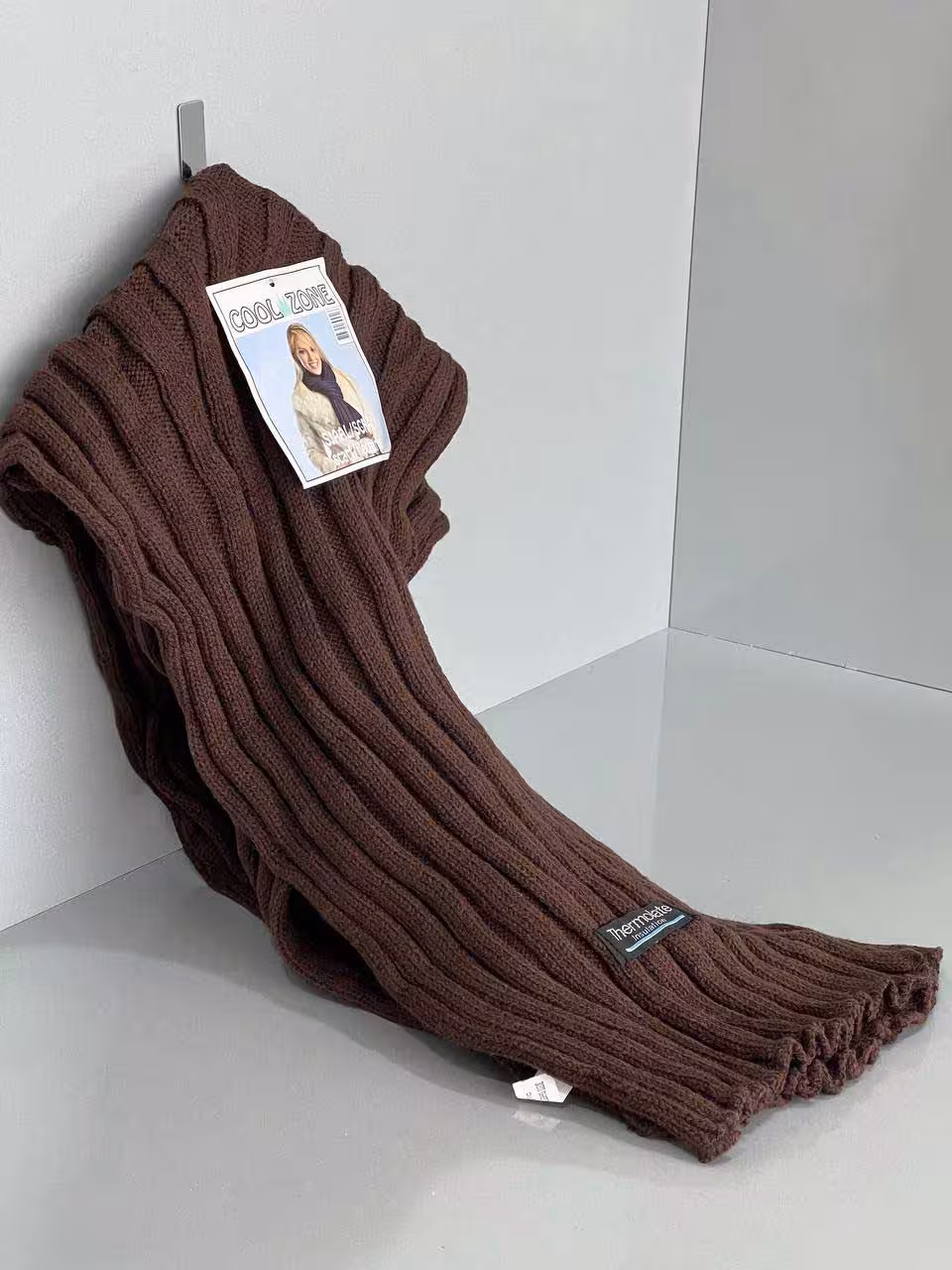 شالگردن بافت قهوه ای هلندی با فناوری Thermolite