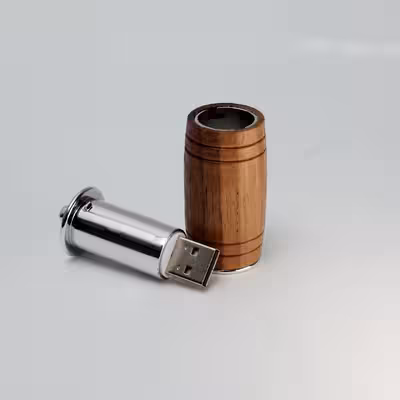 فلش مموری دایا دیتا طرح بشکه چوبی مدل WO1008 ظرفیت 32 گیگابایت