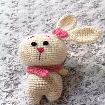 عروسک بافتنی مدل خرگوش های بامزه مجموعه 2 عددی
