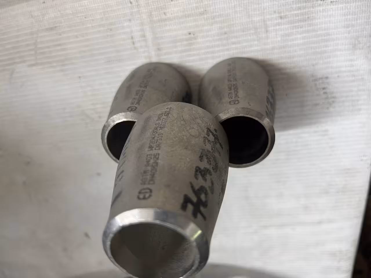تبدیل صاف  بدون درز  3/4به  1/2 1اینچ  رده40 اس فابریک جنس  SA 403WP304 L