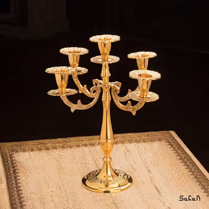 شمعدان جفت برنجی و طلایی پنج شعله مدل گل