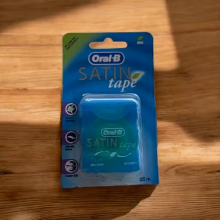 نخ دندان ضخیم ساتین اورال بی Oral-B SATIN tape
