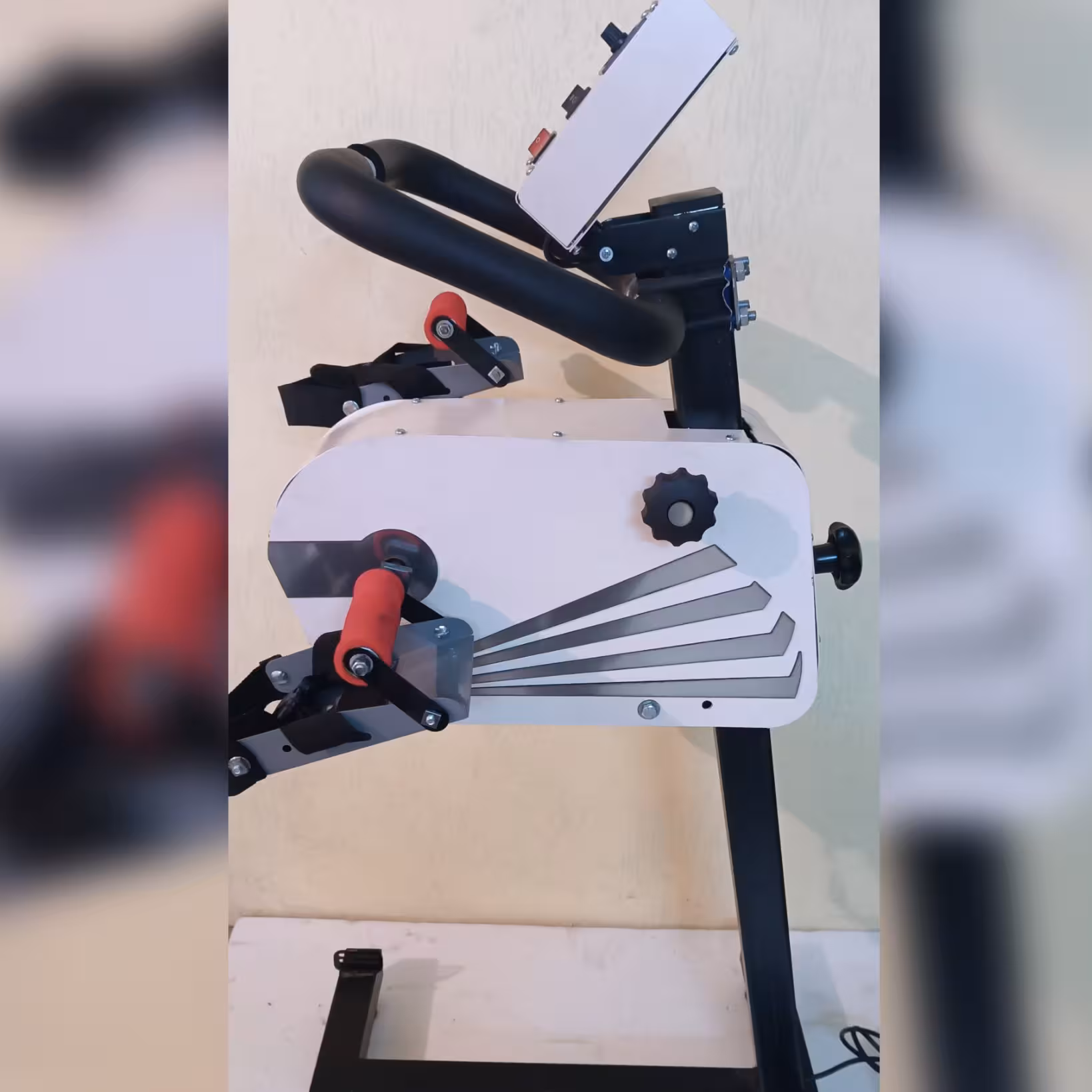 پدال برقی  تولید تجهیزات پزشکی  پاکنیا .پدال دست و پا. با امکان تنظیم ارتفاع پدال .تنظیم ارتفاع دسته .تنظیم صفحه کلید .