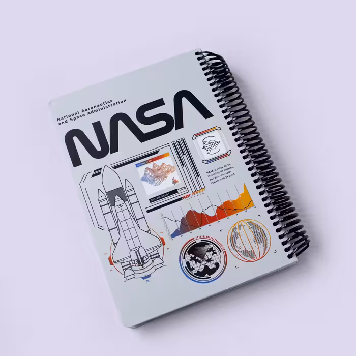 دفتر خط‌دار فانتزی ناسا طوسی لنگو (Lango)