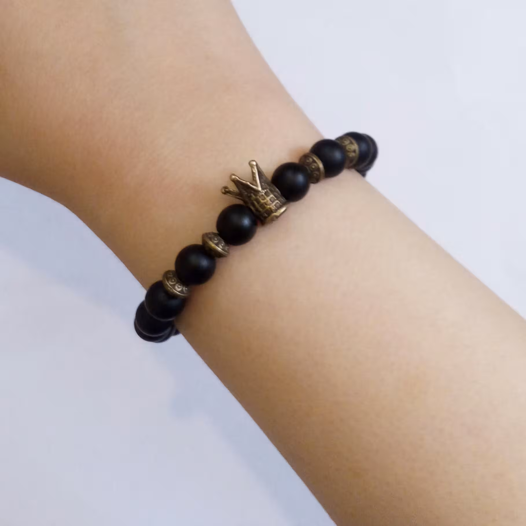 دستبند مهره ای مات طرح تاج