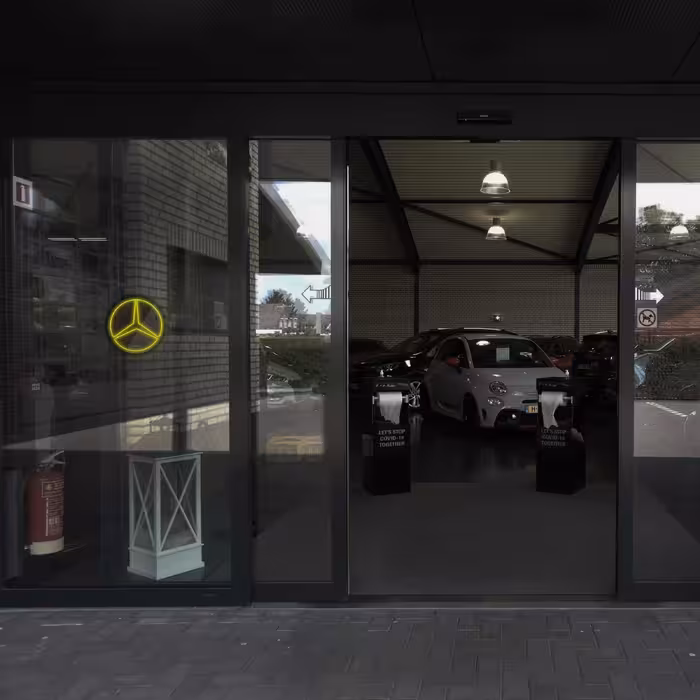 چراغ دیواری نئون دیزاین طرح Benz-BL_YL