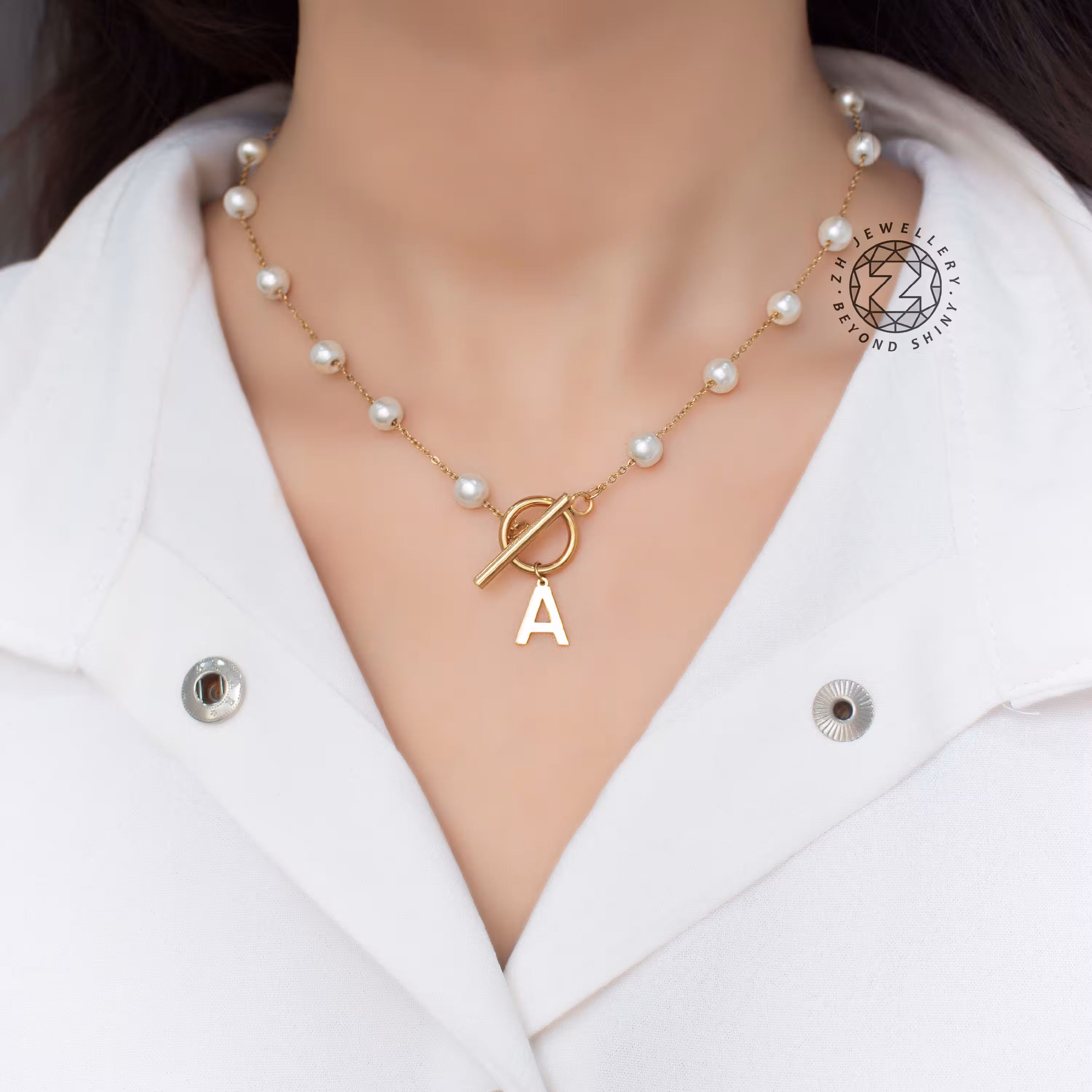 گردنبند حروف و مروارید ظریف(جنسش استیل و رنگ ثابت و ضدحساسیته)