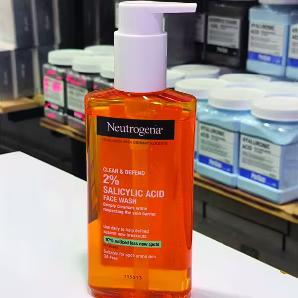 ژل شستشوی پوست چرب و ضد جوش نوتروژینا