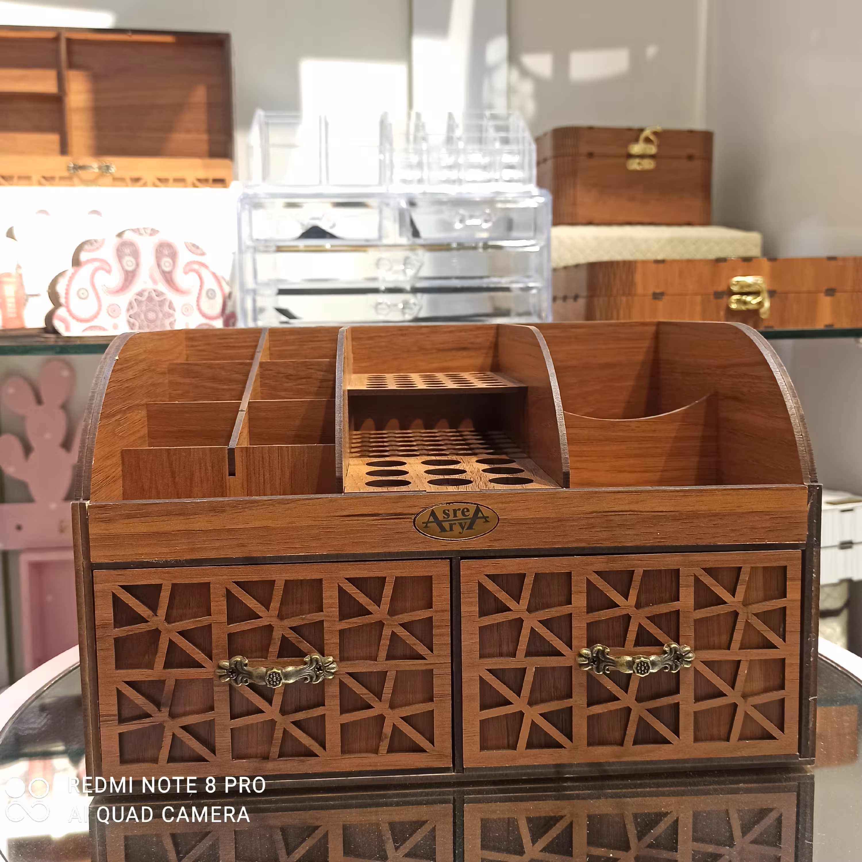 استند استند لوازم آرایش استند چوبی 