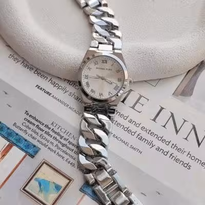 ساعت مایکل کورس صفحه سفید