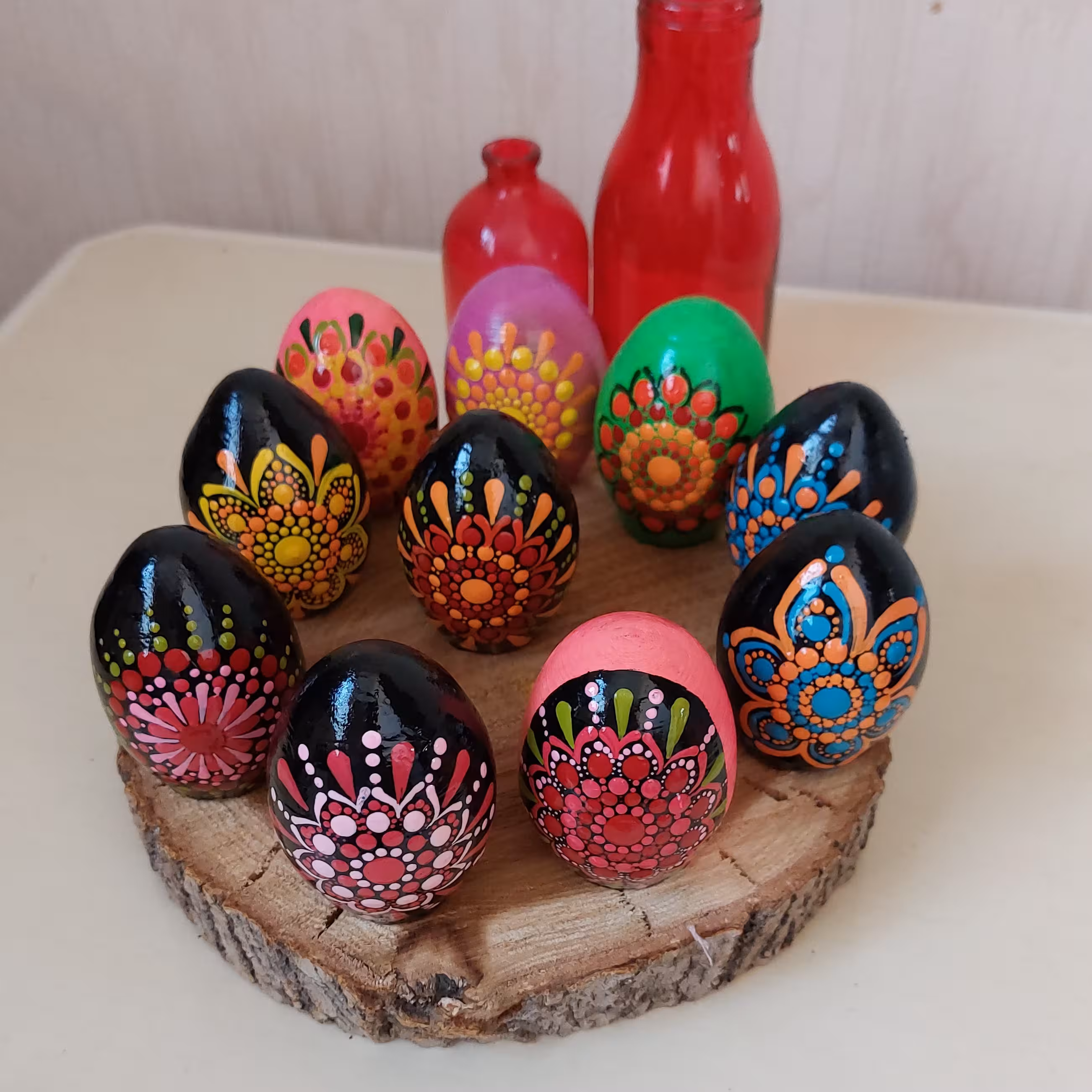 تخم‌مرغ رنگی طرح ماندالا