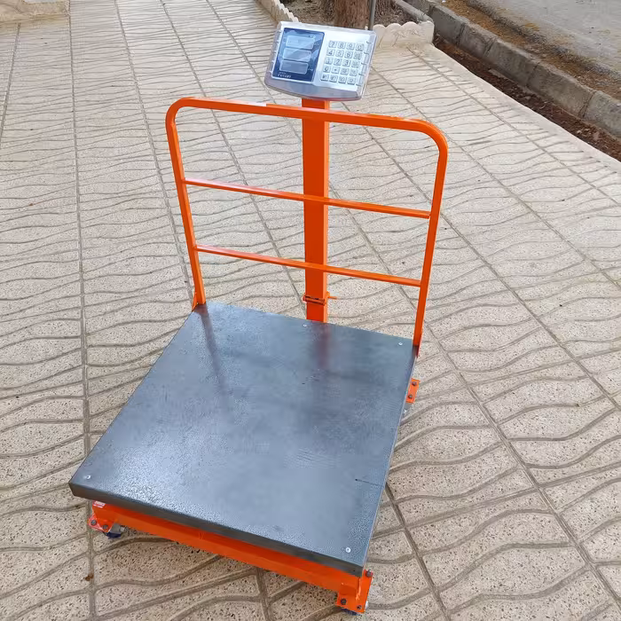 باسکول ترازوی 800 کیلویی سایز صفحه 70 در 70 چرخ دار (هزینه باربری با مشتری)