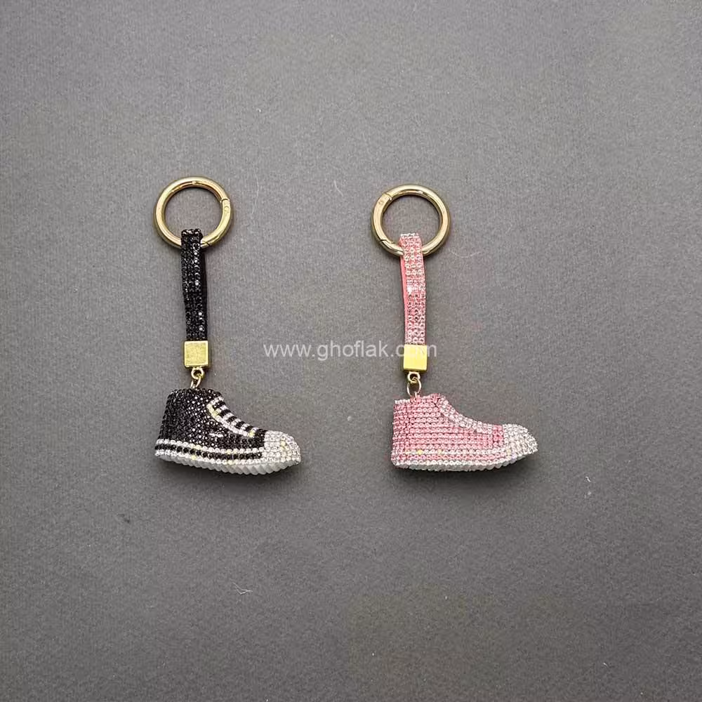 سرکلیدی فول نگین طرح کتونی