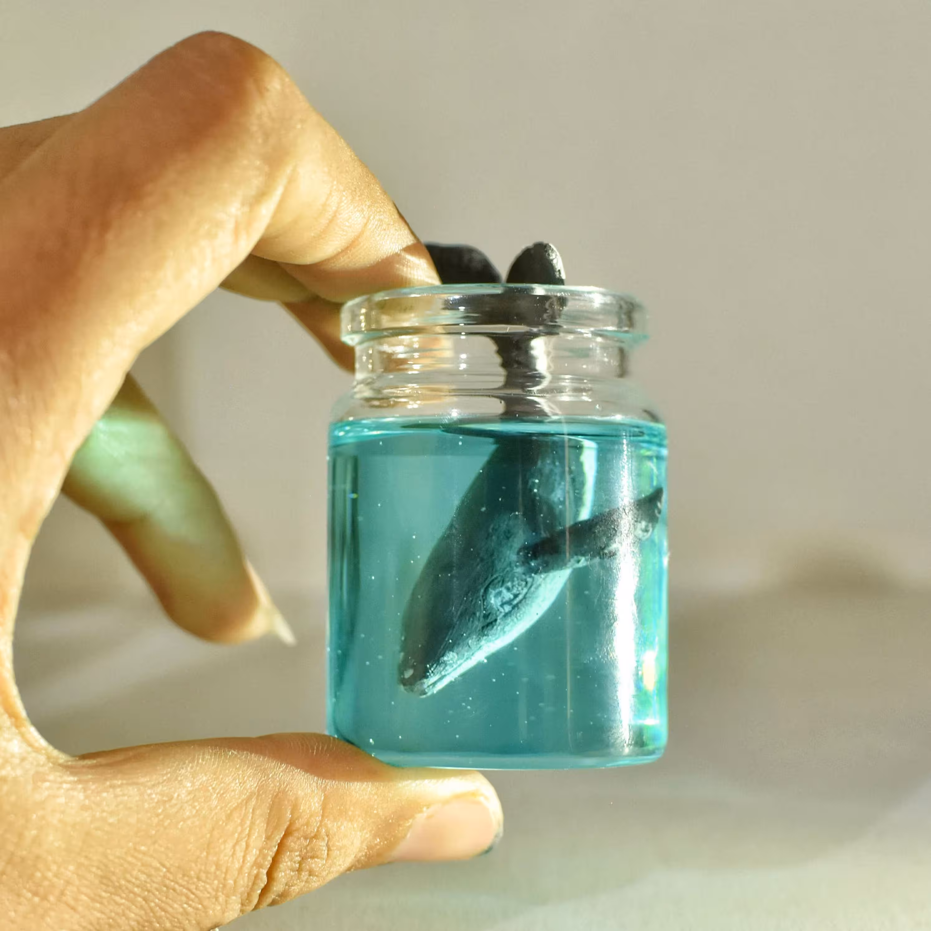 بطری دکوراتیو نهنگ و اقیانوس رزینی 