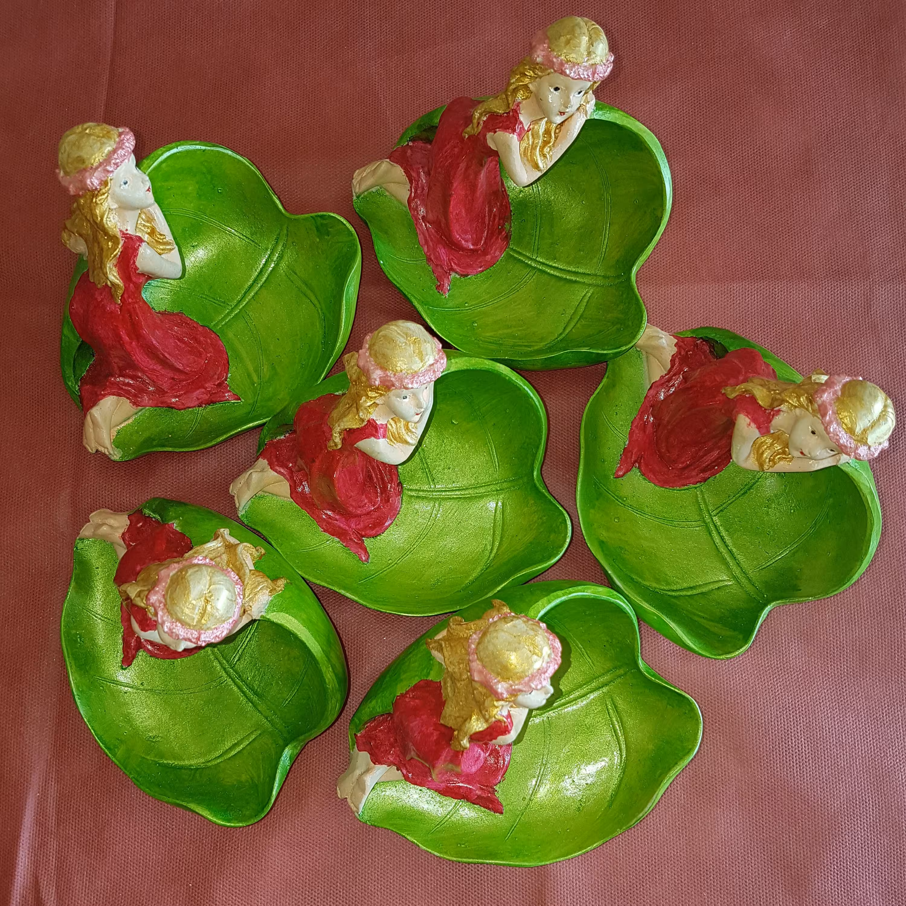 هفت سین دختر مو طلایی ، 6 پارچه ، سبز وقرمز