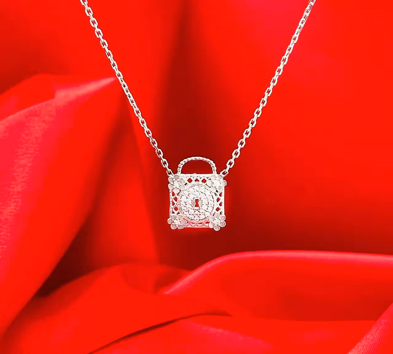 گردنبند قفل زنانه نقره کد 20308