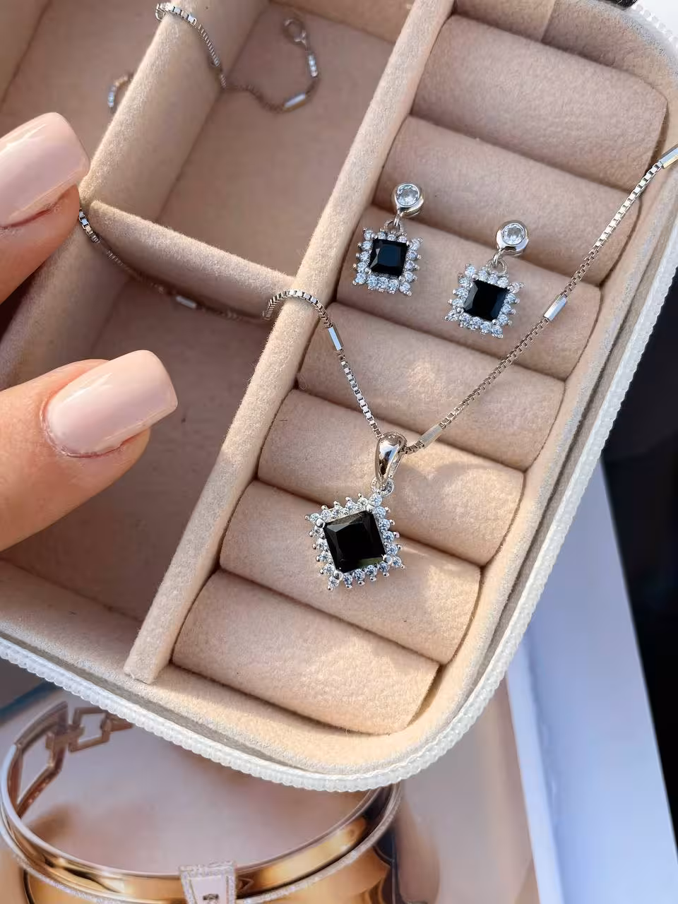 نیمست نقره جواهری کد 00111