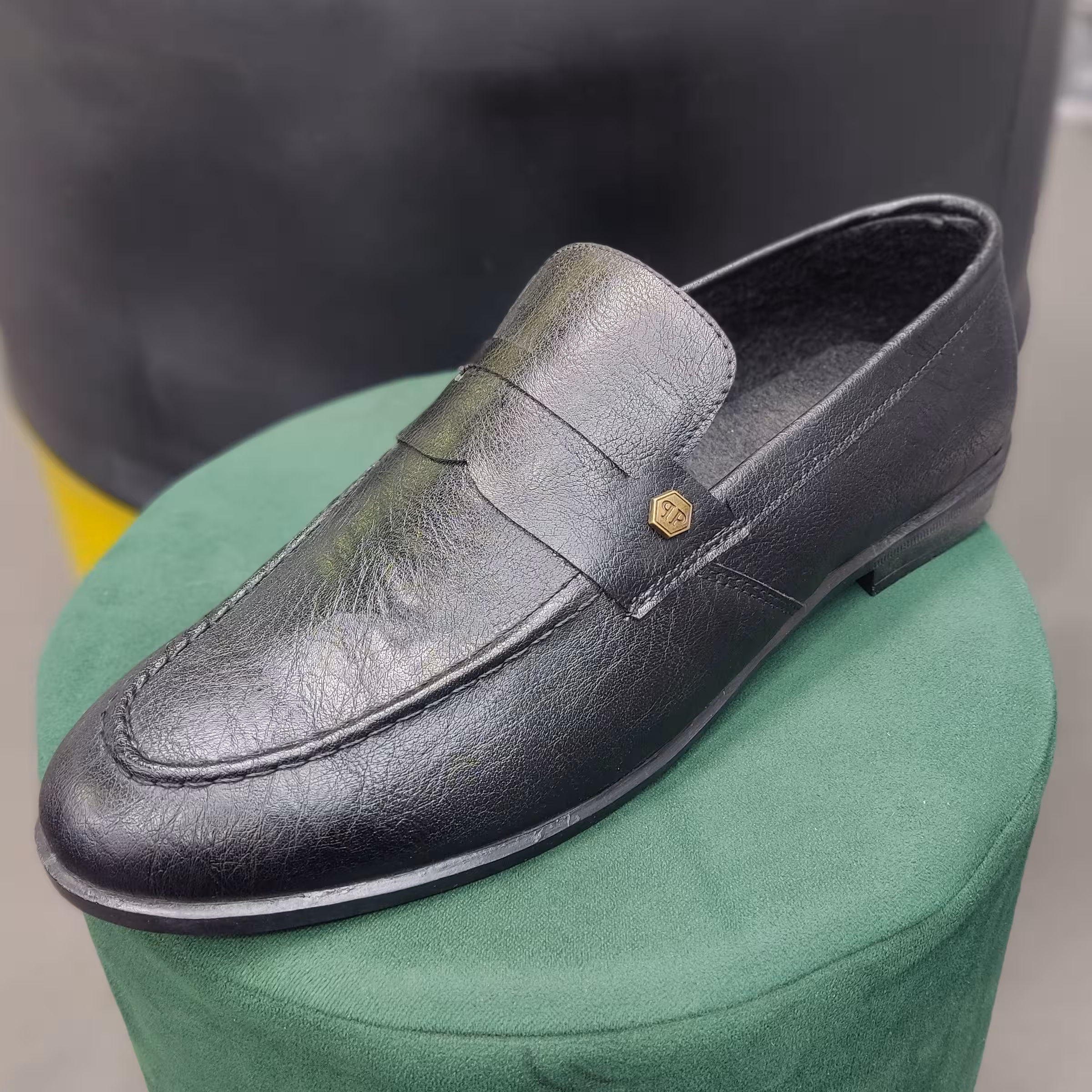 حراج کالج مجلسی و اسپرت مردانه مشکی طرح qp( سایز 40 و 42)