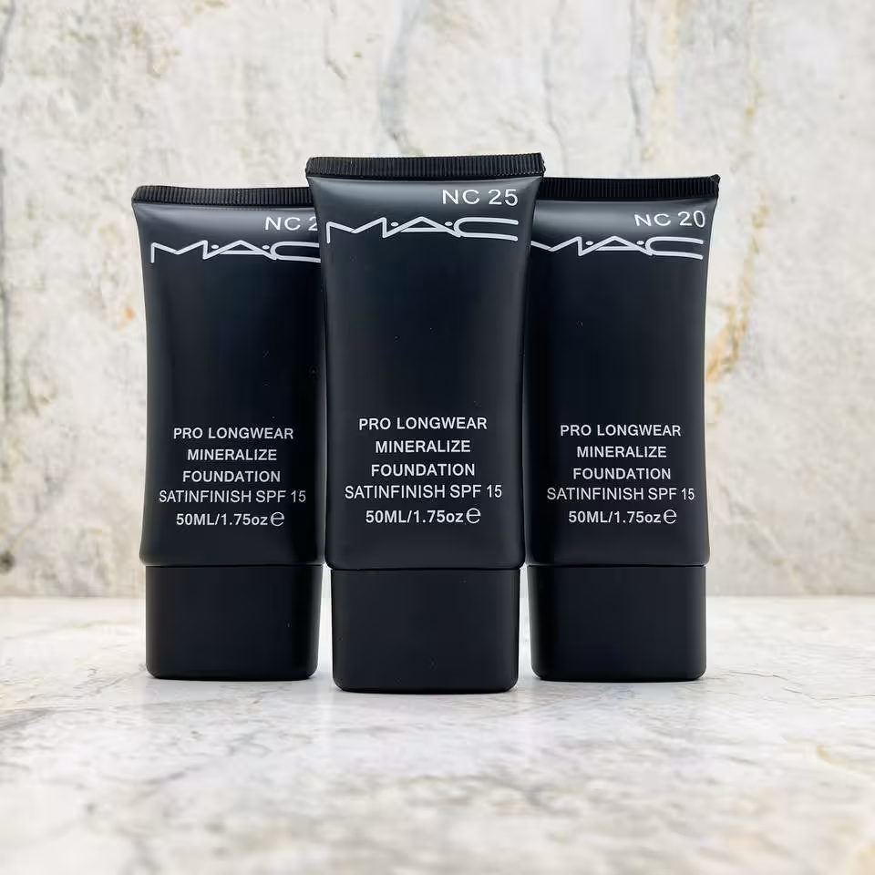 کرم پودر گیاهی تیوپی مک  حاوی ضد آفتاب و روغن آرگان 