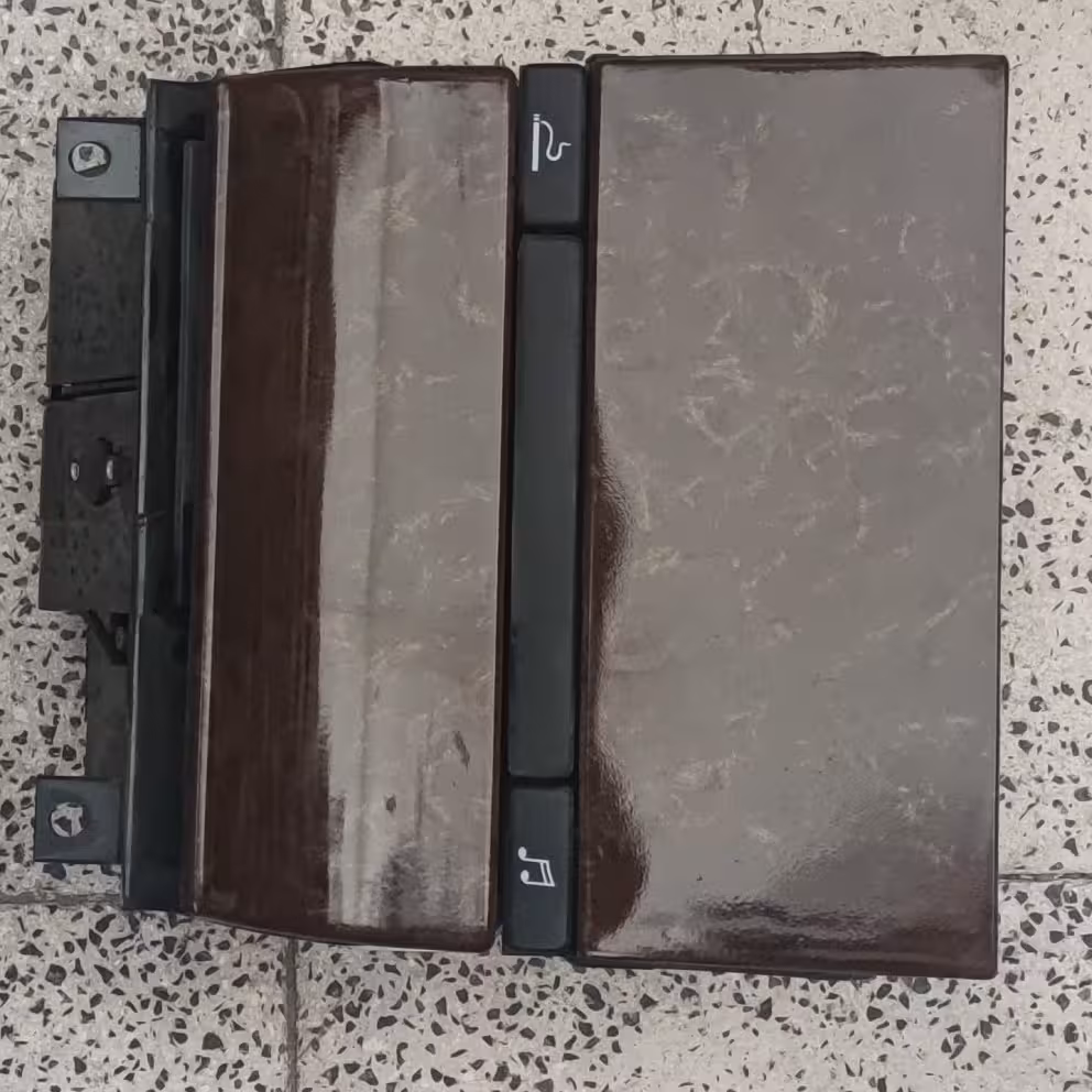 قاب جای رادیو و زیر سیگاری پژو 405و پارس داشبورد قدیم