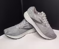 کفش رانینگ  BROOKS