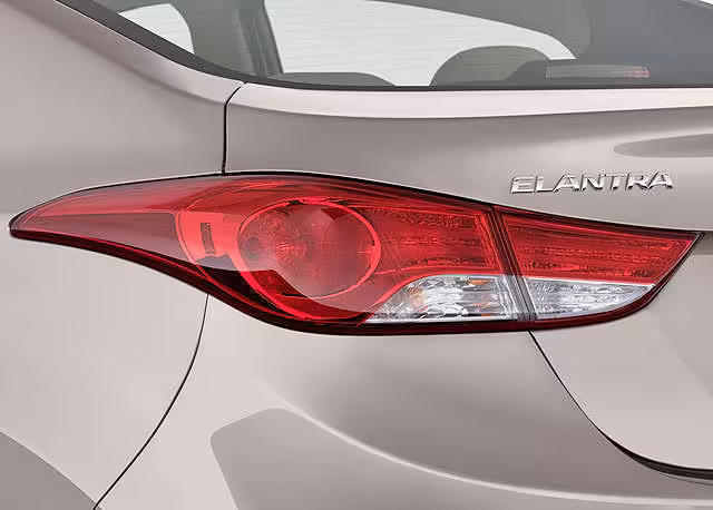 چراغ عقب هیوندا النترا 2014-گلگیر چپ (راننده)