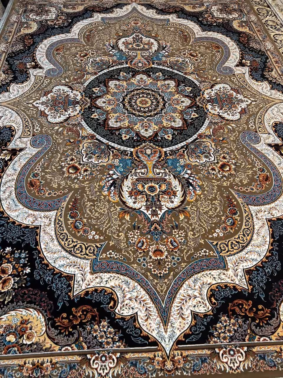 فرش  9متری 700شانه اکرولیک درجه 1 تراکمh 2550