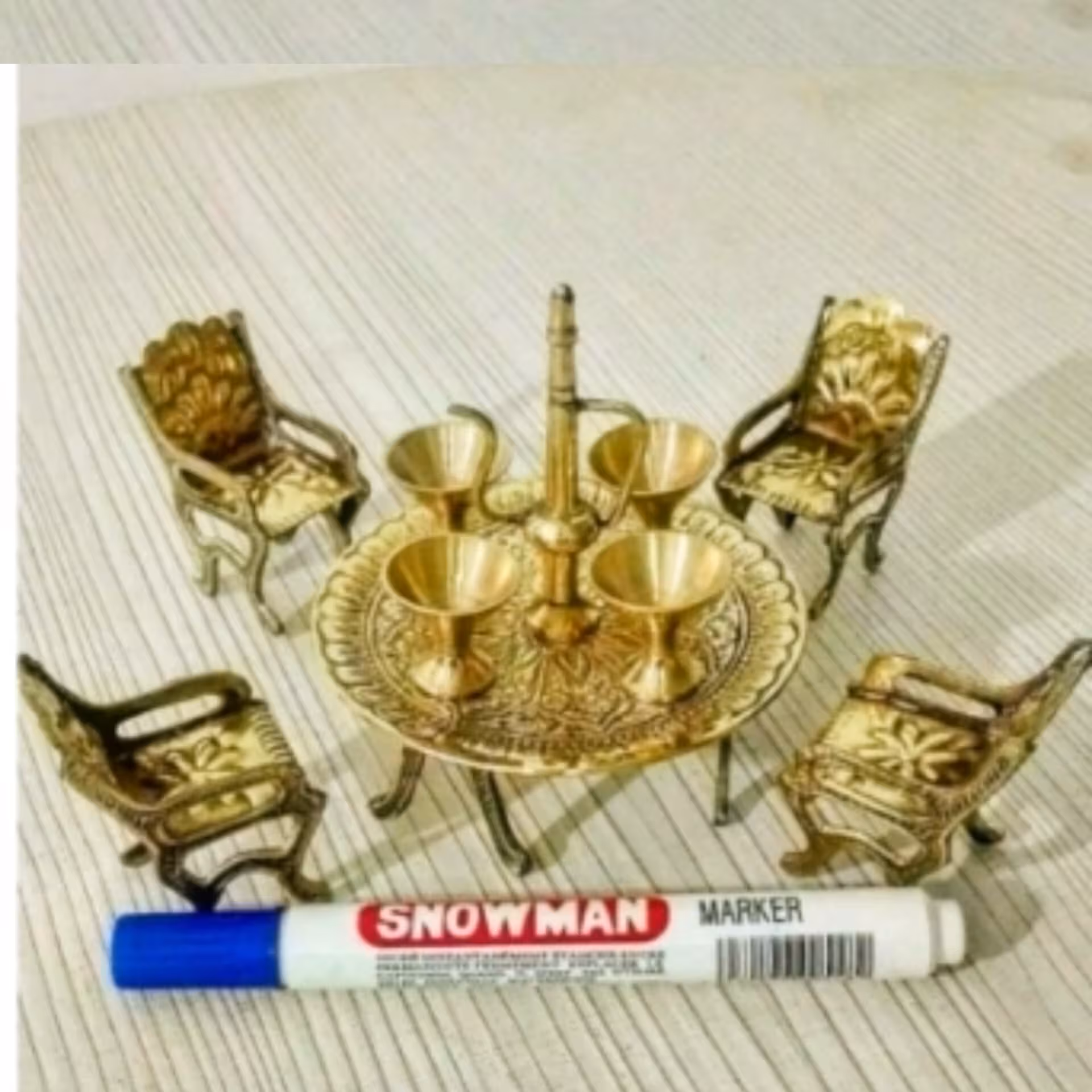 میز و صندلی برنجی هندی دکوراتیو مینیاتوری تزیینی دکوری زیبا میز و صندلی برنزی با کیفیت بالا قابل شستشو بدون تغییر رنگ 