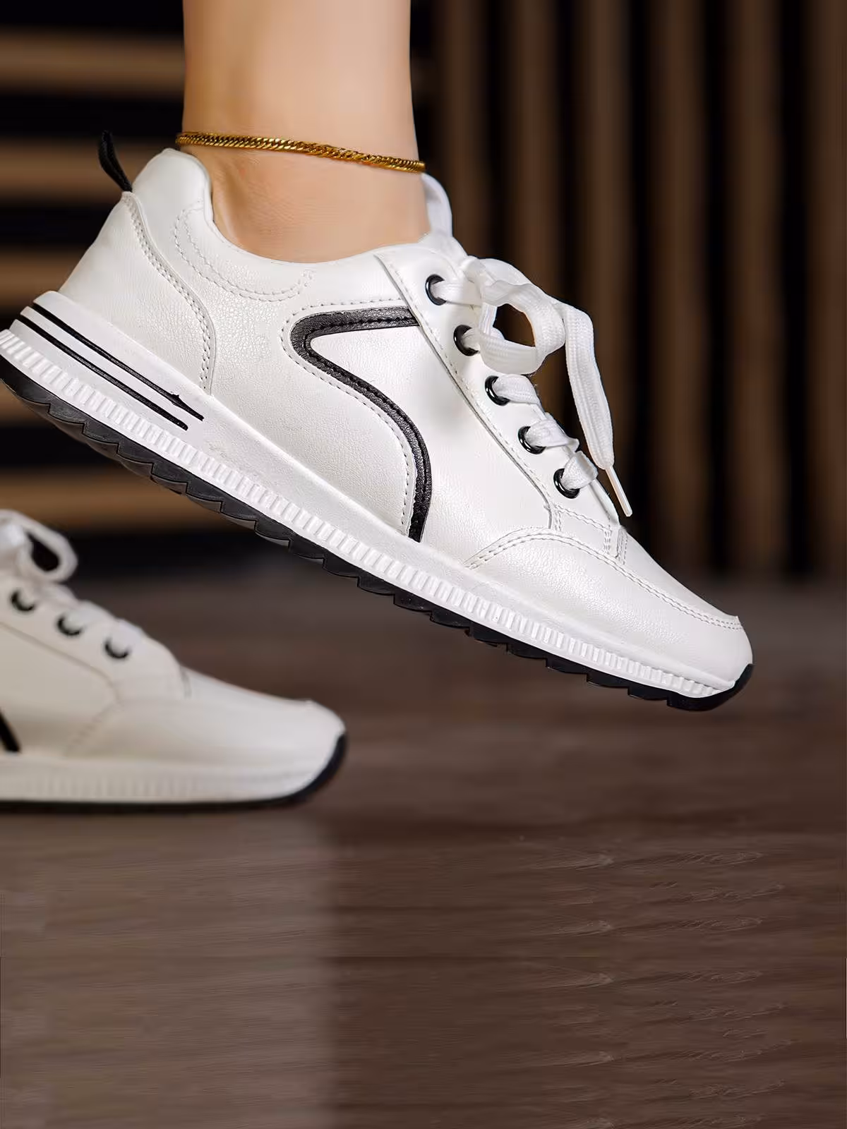 کفش پیاده روی زنانه مدل R03 رنگ سفید-مشکی