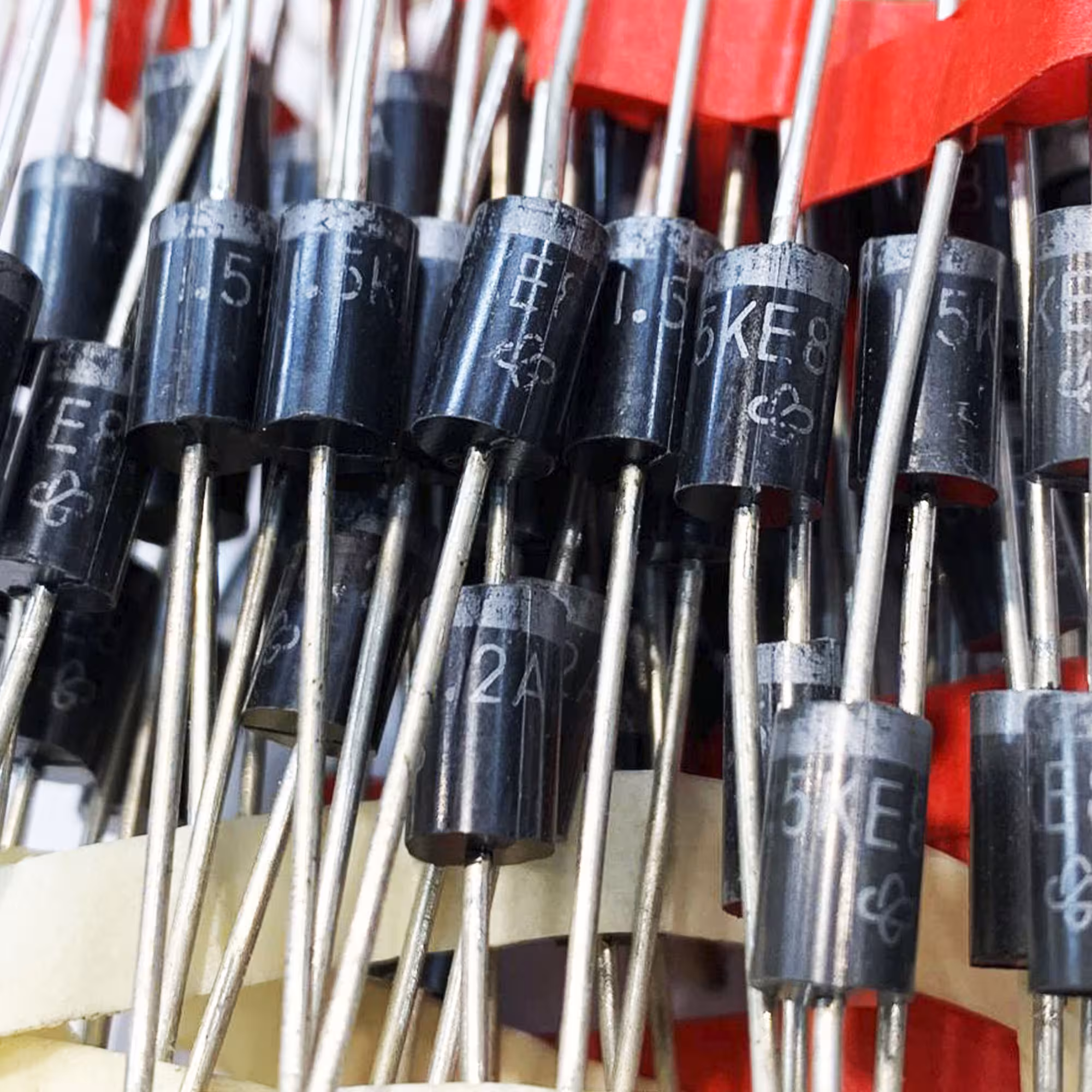 دیود زنر 1.5KE8.2A