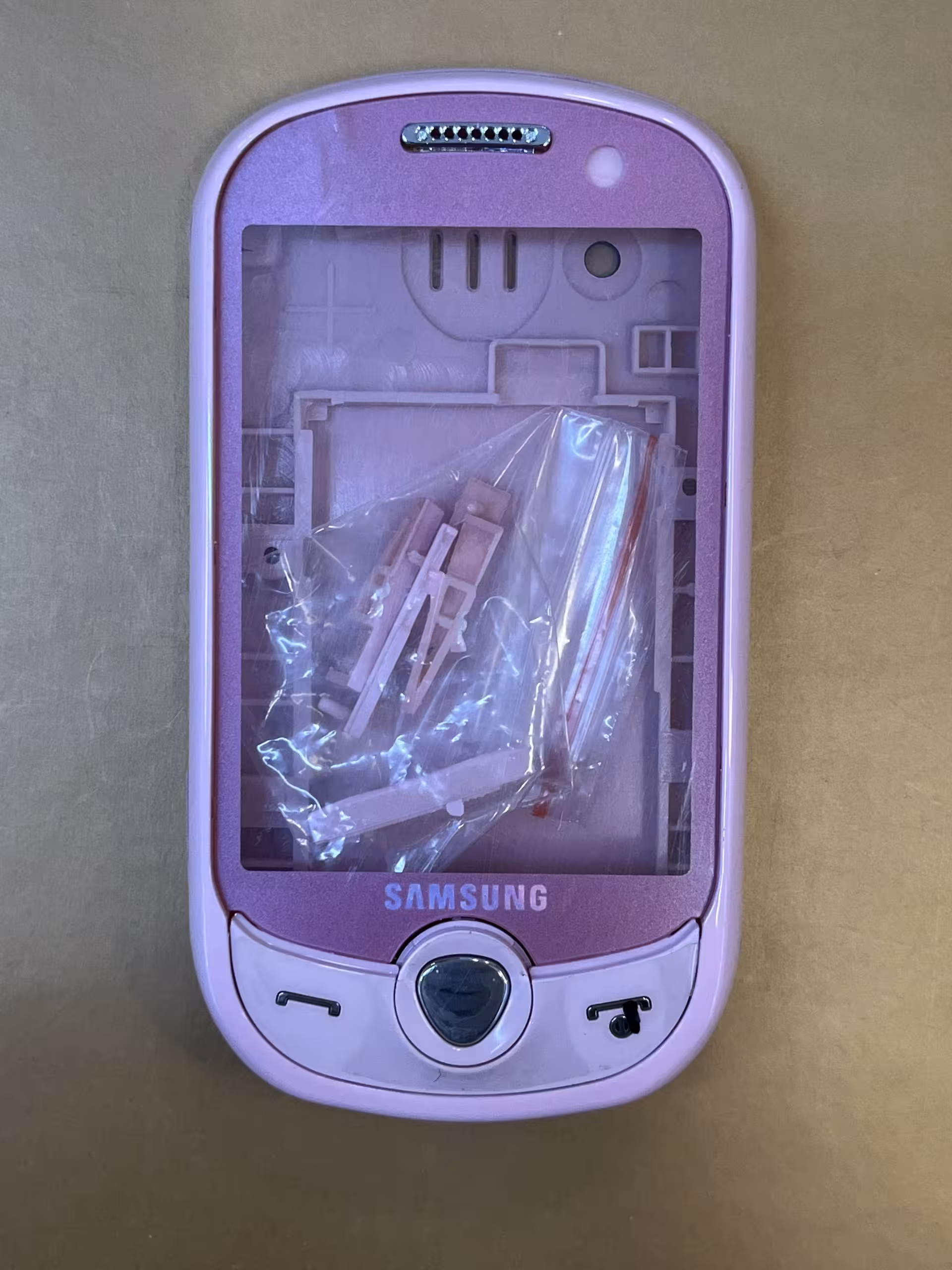 قاب سامسونگ مدل SAMSUNG C3510 کیفیت جنس : ساخت کره &#8211; های کپی درجه 1 نو و آکبند ( رنگ صورتی) کامل با شاسی&#8221;اصالت کالا&#8221;:&#8221;ساخت کره &#8211; های کپی درجه 1&#8243;