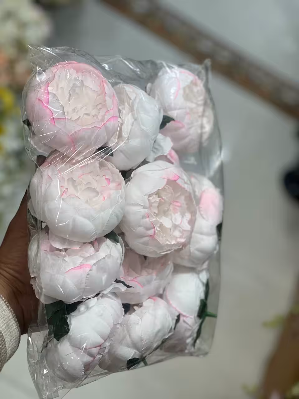 گل مصنوعی پیونی سایز بزرگ لب صورتی 12 عددی با ساقه