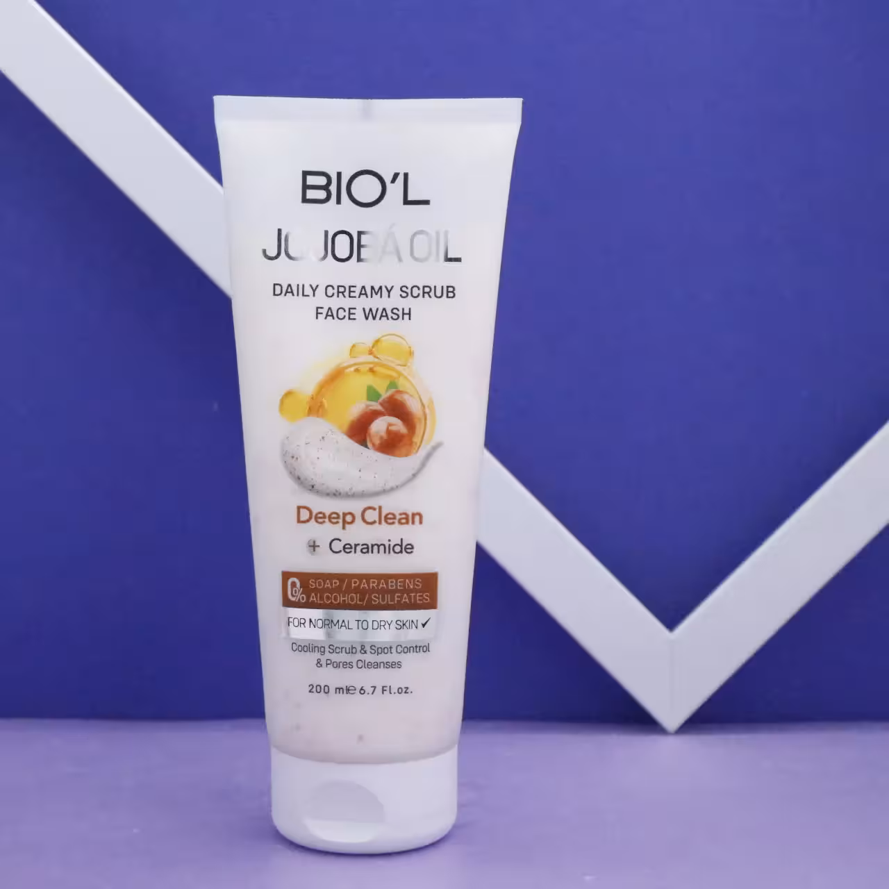 شوینده کرمی صورت بیول BIOL مناسب پوست معمولی تا خشک 200میل 92536