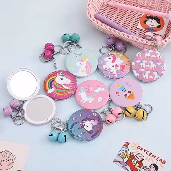 آینه و جاسوئیچی اسب تکشاخ