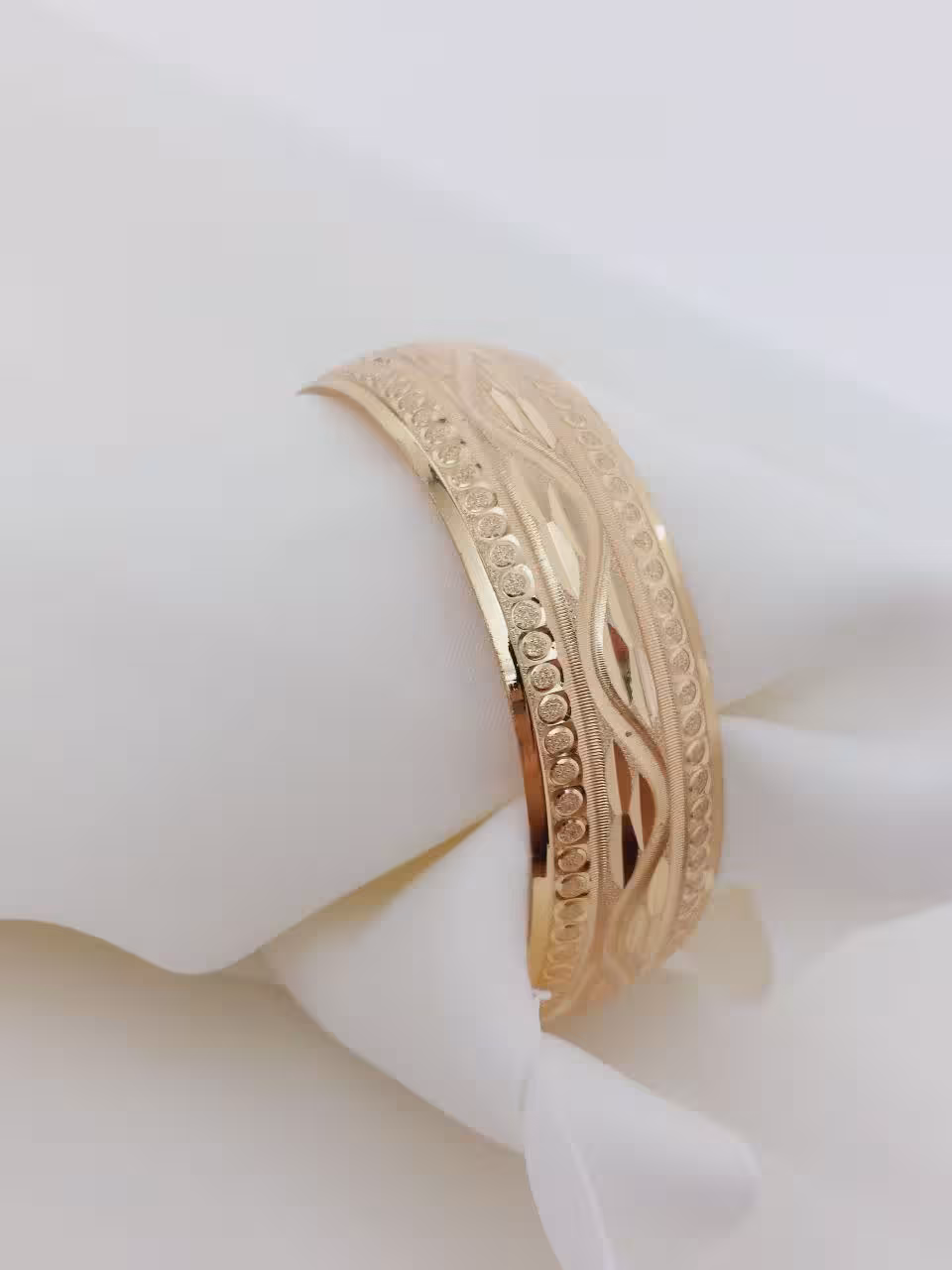 النگو تکپوش استیل زنانه طرح طلا