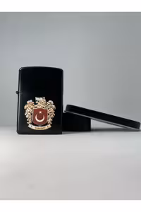 فندک فلزی بنزینی با طراحی نشانه گرگ خاکستری در جعبه - 8438