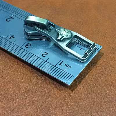 سرزیپ مدل فلزی طرح گرگ کد ZG 5 بسته 5 عددی