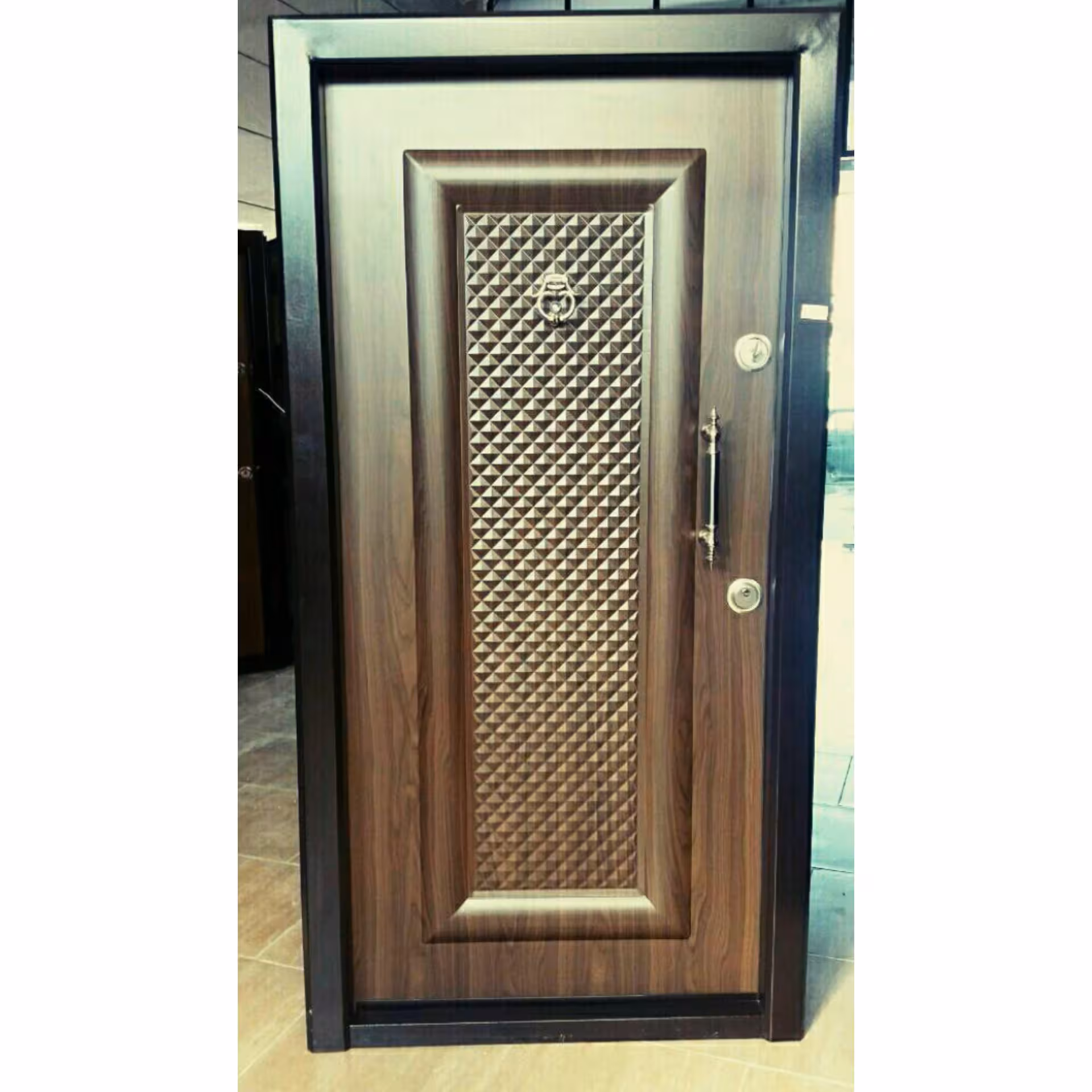 درب ضد سرقت مدل آویژه روکش پی وی سی برجسته 