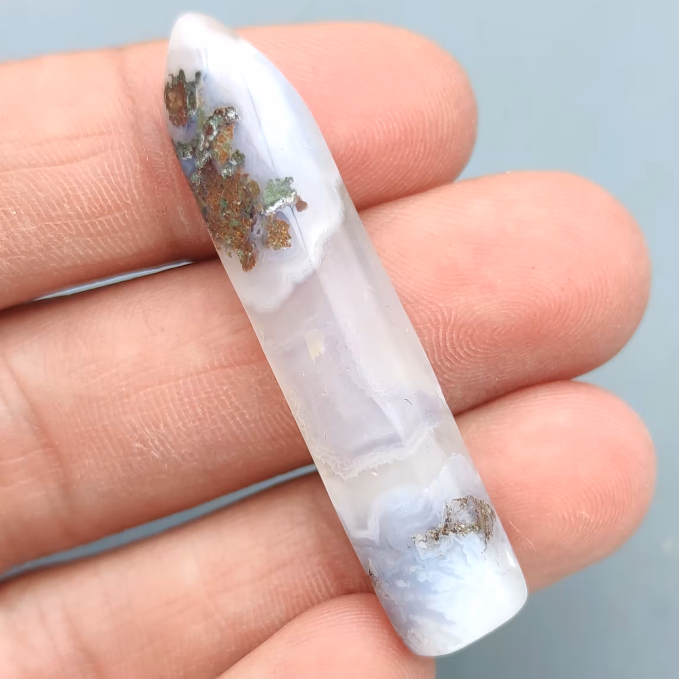 منشور سنگ عقیق طبیعی با رگه های بسیار زیبا و چشمگیر 