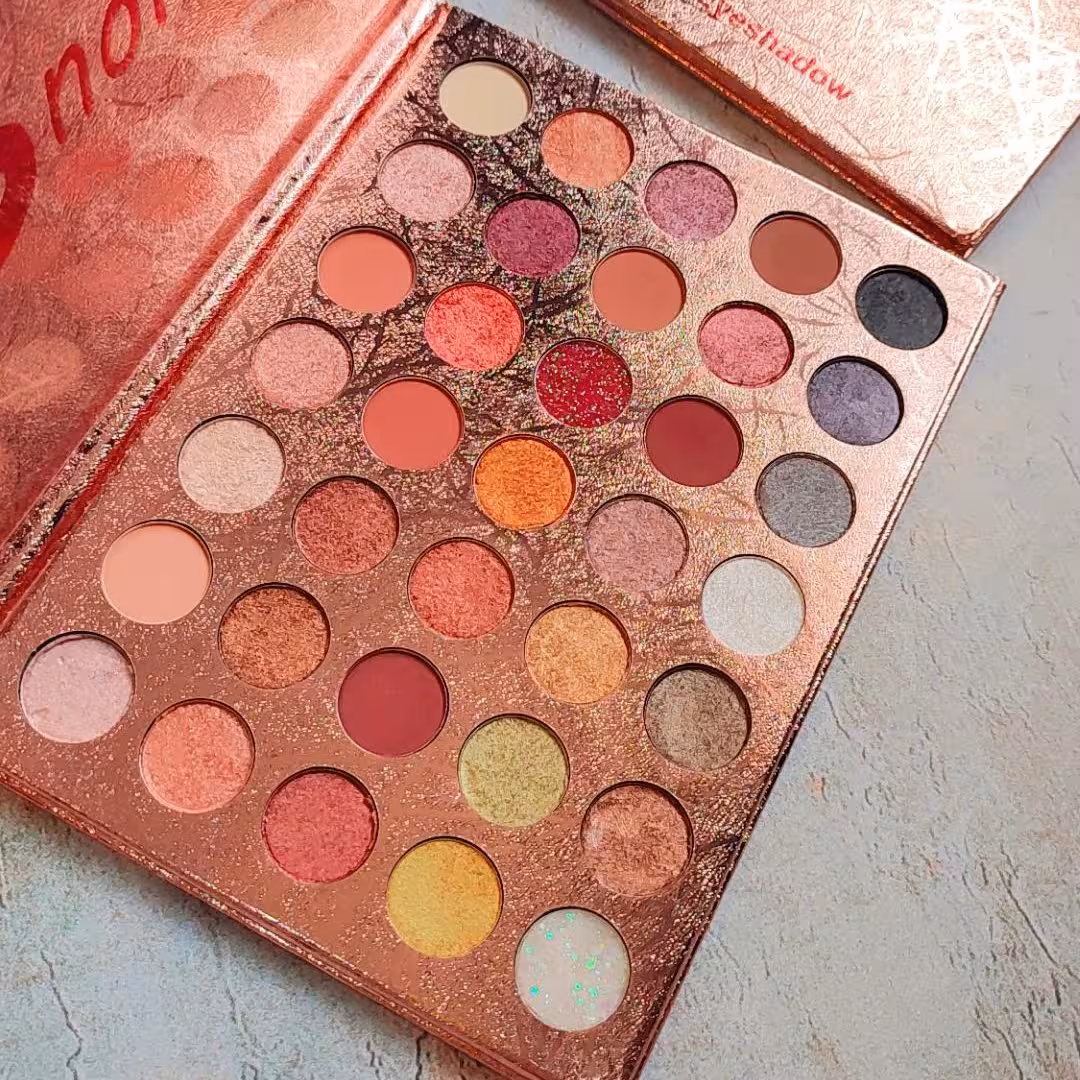 پالت سایه 35رنگ با پیگمنت عالی رنگ مات و‌ششاین