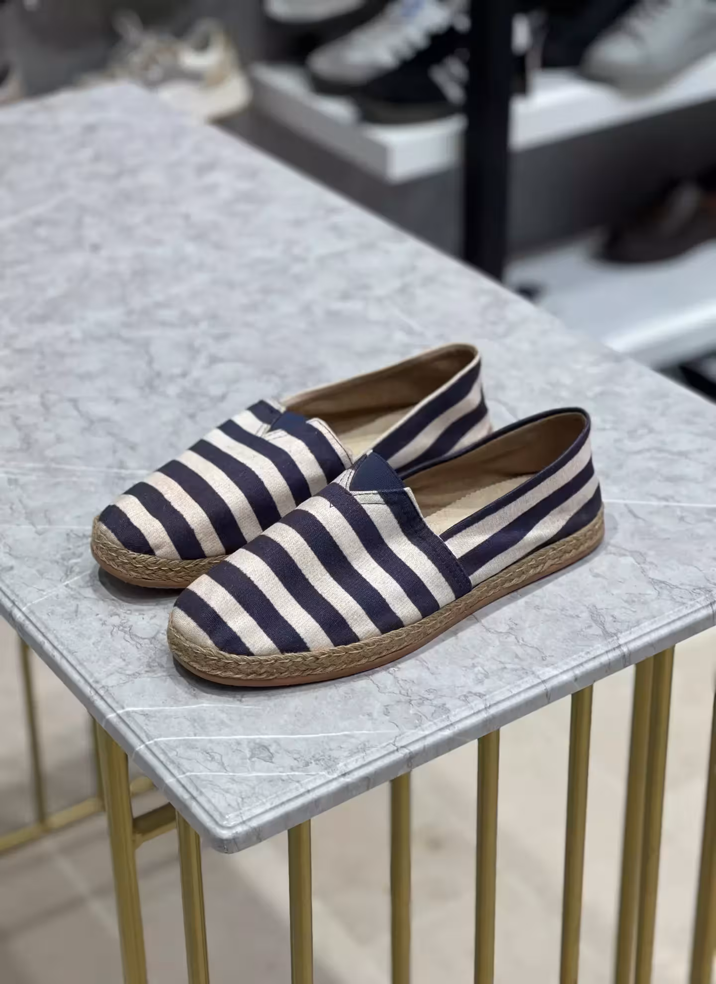 ونس کنفی مردانه سایز 43 رنگ راه راه ابی کدVKM102