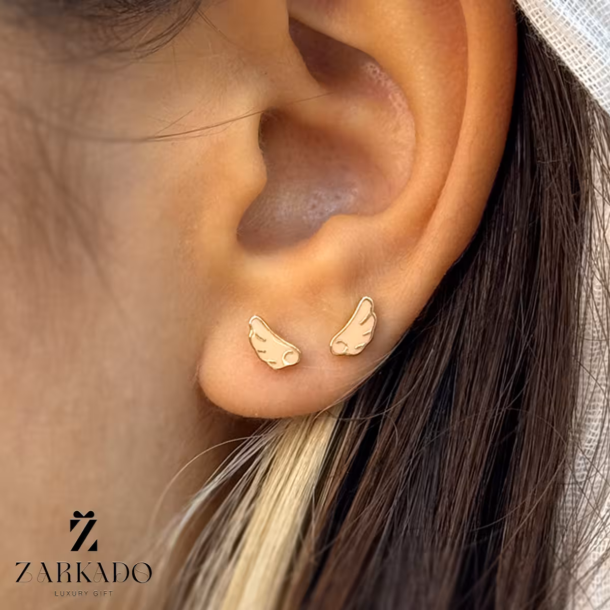 گوشواره میخی طلا طرح بال فرشته گلبهی کد E5585