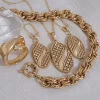 سرویس طرح طلای زنانه،برند ژوپینگ،رنگ ثابت💍