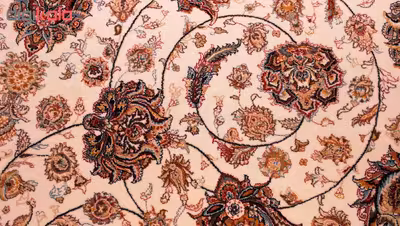 فرش ماشینی زمرد مشهد طرح افشان مدل گل درشت زمینه کرم